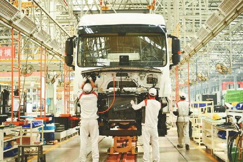 我市首批20個(gè)重大專項(xiàng)聚力攻堅(jiān)，道路機(jī)動(dòng)車輛生產(chǎn)邁入新階段